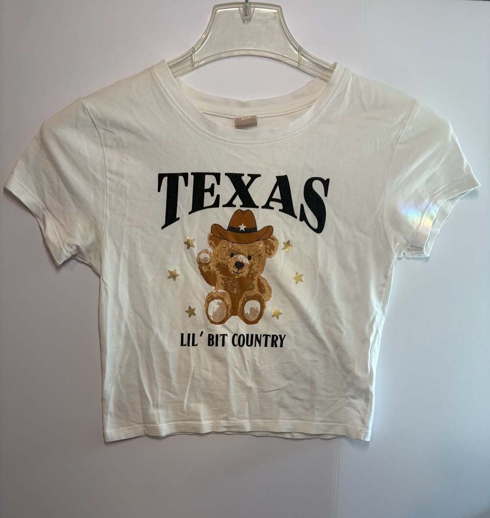 Messy Bun Just Chillin Texas Lil' Bit Country Cowboy Bear Crop T-Shirt